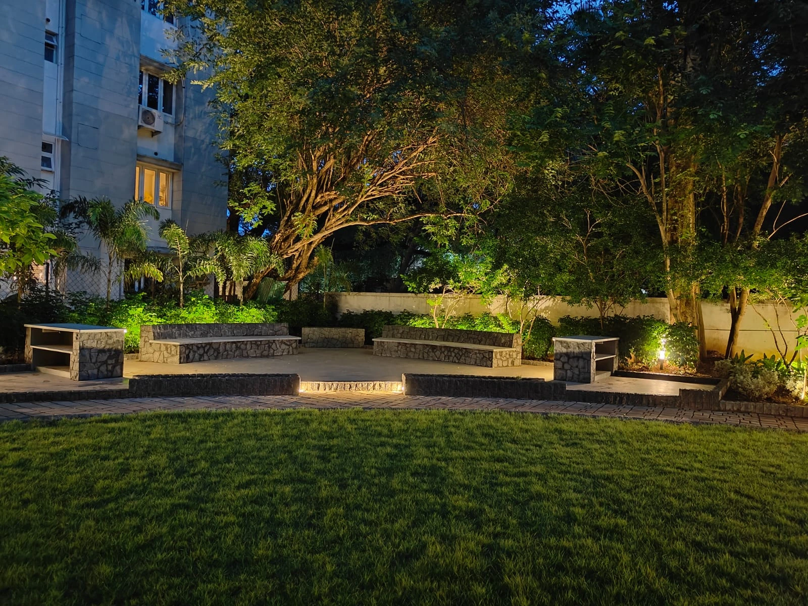 Modern stonework landscaping design
